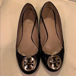 Tory Burch Reva Ballet navy blue with gold logo
